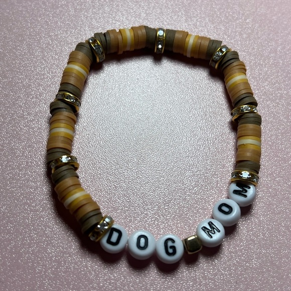 Dog Mom Beaded Bracelet - Picture 2 of 3